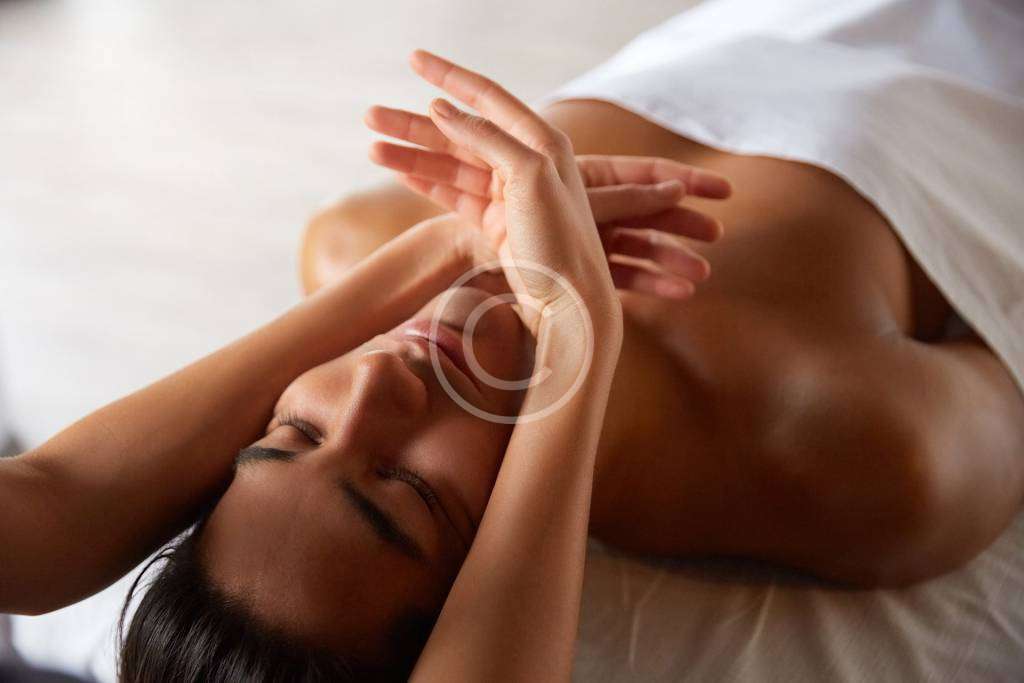 Massage mặt - vai gáy dành riêng cho phái đẹp 1