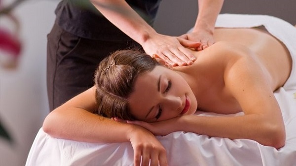 dịch vụ massage yoni tại nhà